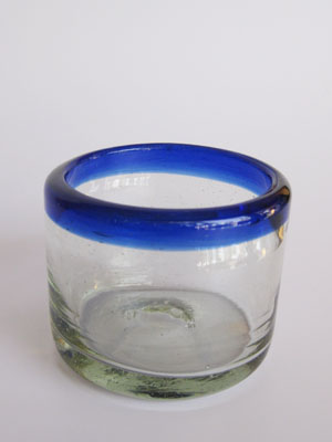 Ofertas / Juego de 6 vasos tipo Chaser con borde azul cobalto / Éste festivo juego de vasos pequeños tipo Chaser es ideal para acompañar su tequila con una sangrita.